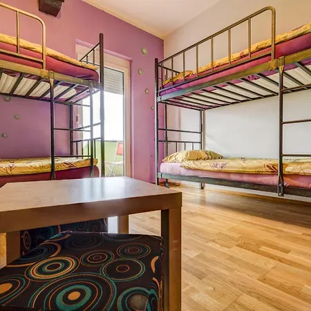 Ociski Raj Hostel